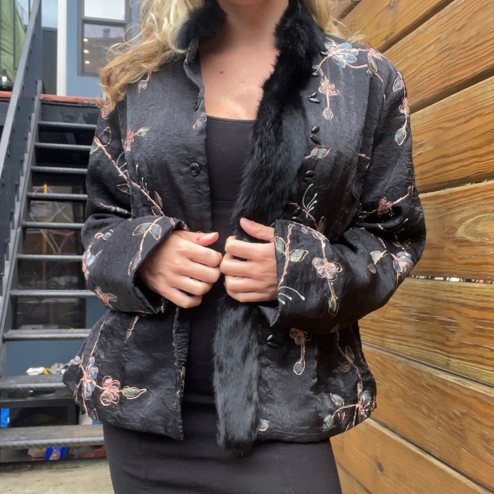 Vintage Black Floral Jacket with Fur Trimby Hua Shao.